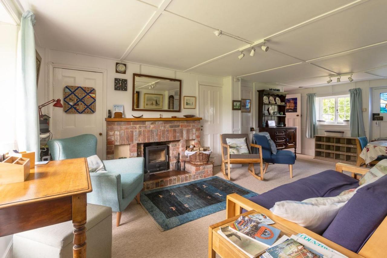 Adorable Two Bed Norfolk Broads Holiday Home - River Views With Moorings & Fishing Stalham Ngoại thất bức ảnh