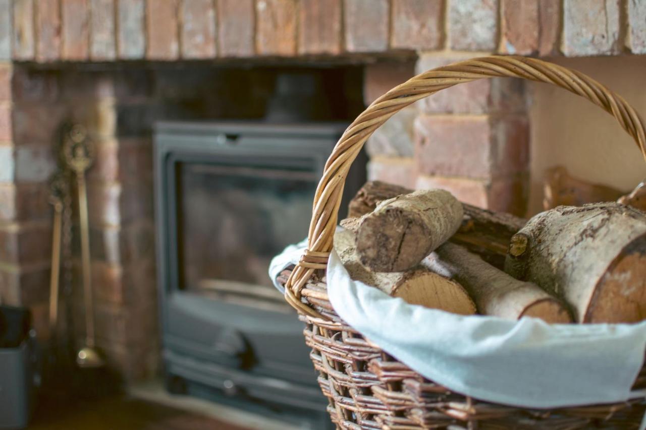 Adorable Two Bed Norfolk Broads Holiday Home - River Views With Moorings & Fishing Stalham Ngoại thất bức ảnh