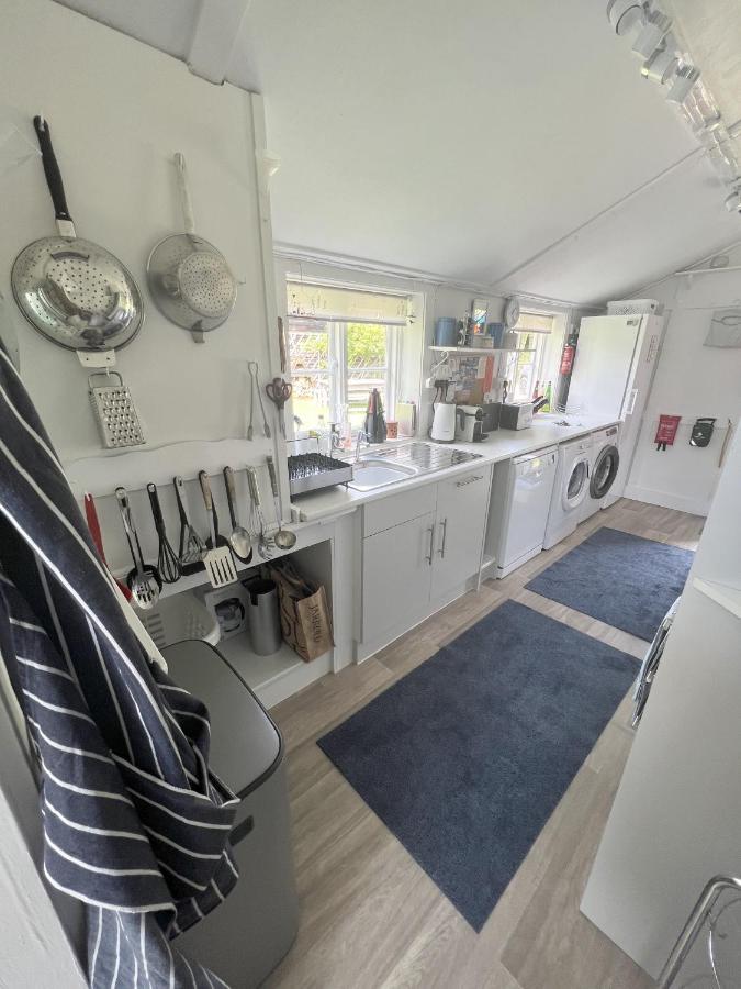 Adorable Two Bed Norfolk Broads Holiday Home - River Views With Moorings & Fishing Stalham Ngoại thất bức ảnh