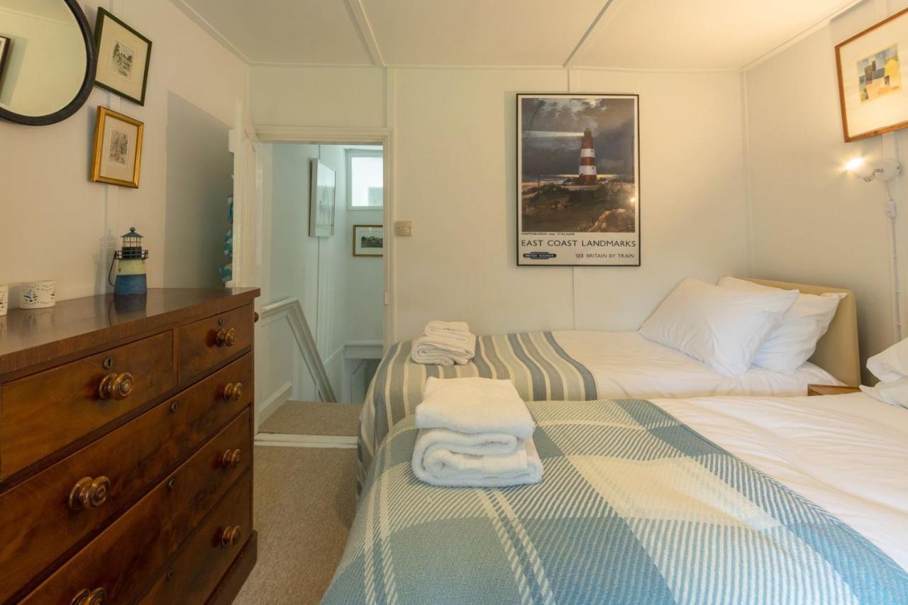 Adorable Two Bed Norfolk Broads Holiday Home - River Views With Moorings & Fishing Stalham Ngoại thất bức ảnh
