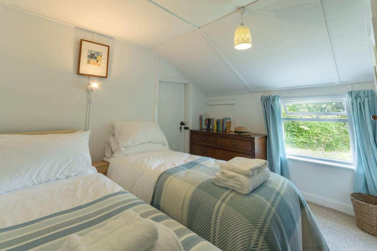 Adorable Two Bed Norfolk Broads Holiday Home - River Views With Moorings & Fishing Stalham Ngoại thất bức ảnh